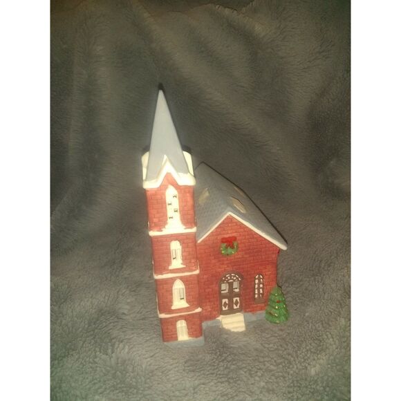 Dickens Collectibles Hand Painted Porcelain Lighted House - Christmas - Picture 1 of 8